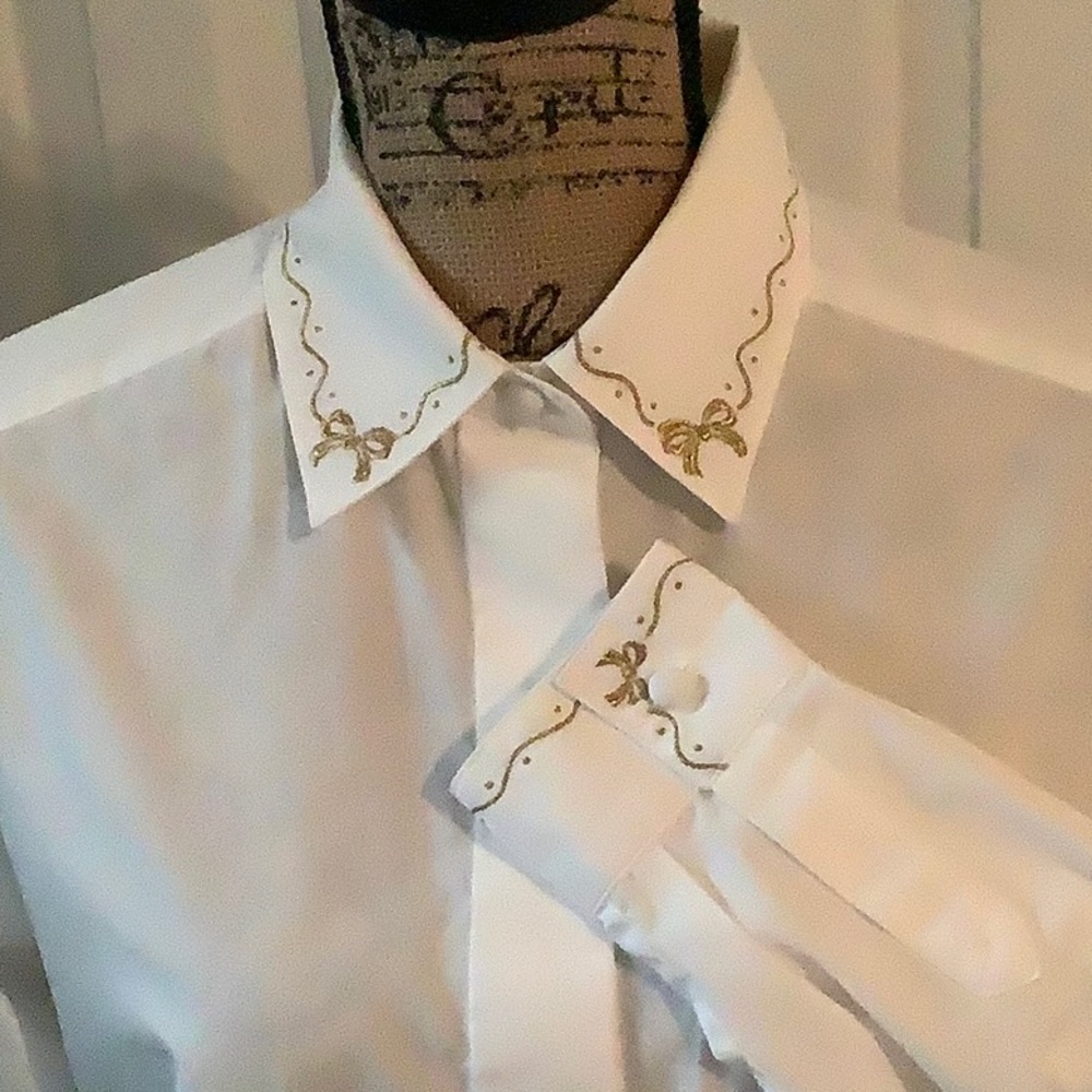 Gorgeous Talbots Holiday Blouse